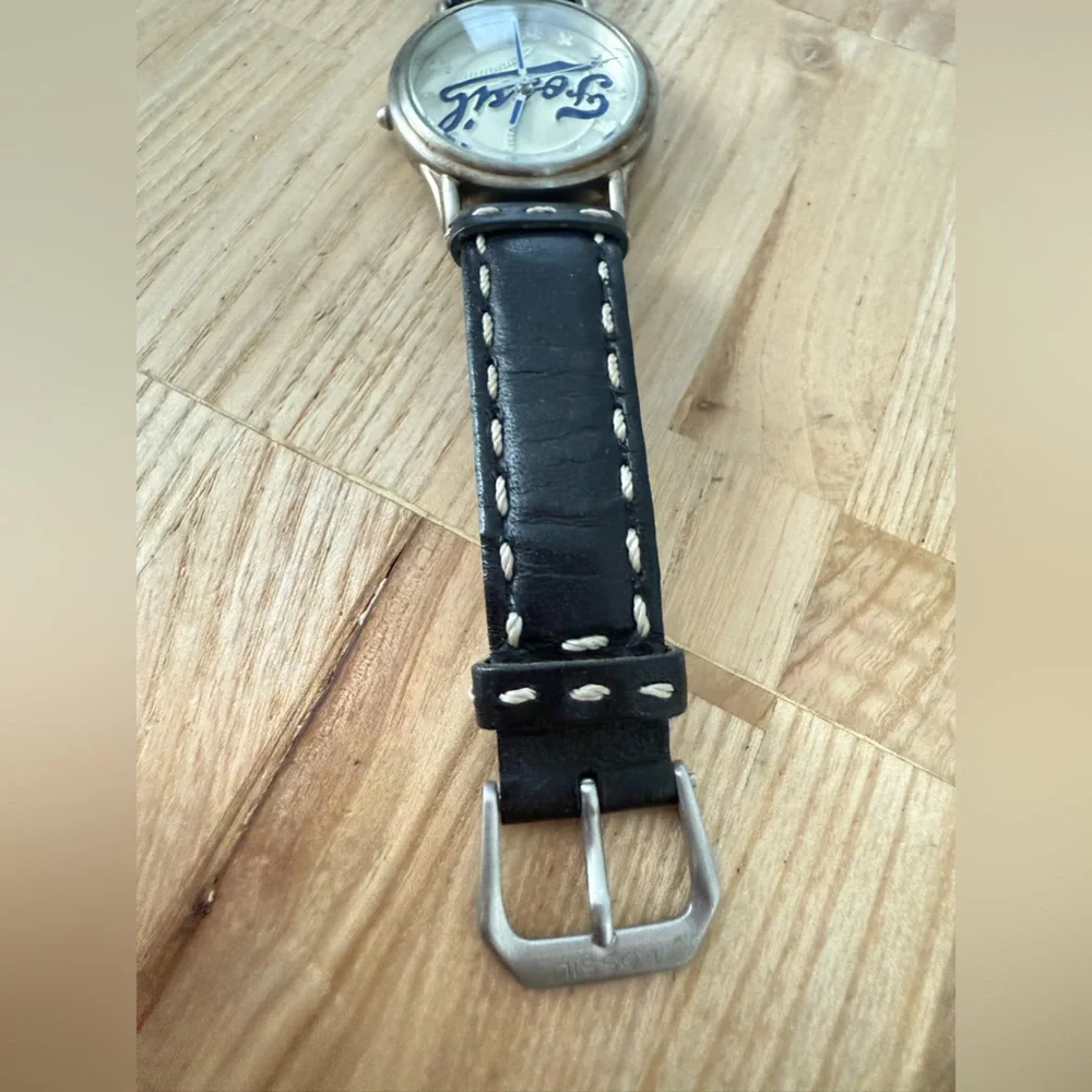 Vintage fossil roadtrip collection baseball theme leather watch NEW BATTERY